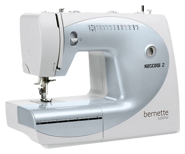 Модель Bernina Bernette Moscow 2 это электромеханическая швейная машинка с вертикальным челноком, созданная для начинающих шить швей, которые ищут хорошее качество и надежные основные функции по доступной цене