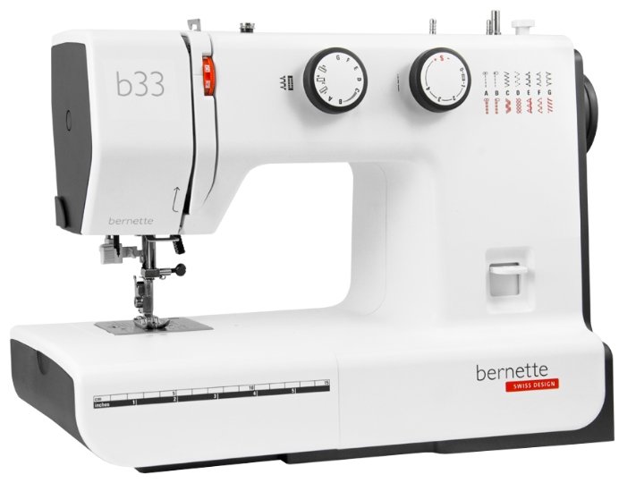 Швейная машина Bernette B33 выполняет 15 операций, включая декоративные и оверлочные строчки двух видов. Особенность этой модели — наличие встроенного нитевдевателя, что актуально для людей с ослабленным зрением.

Бернетте B33 хорошо прошивает тонкие и средние ткани. Подходит она и для работы с трикотажем: установив двойную иглу и отрегулировав натяжение нитей, каждая рукодельница сможет получить аккуратные строчки на кулирке или джерси.